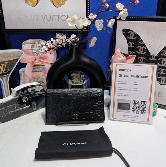 Chanel Black Floral Embossed Lamskin Wallet - Picture 1 of 15